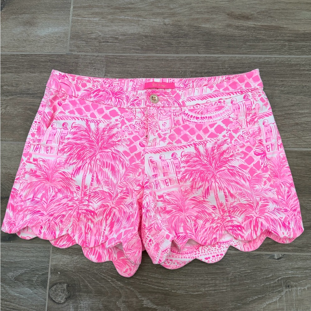Pink Palm-Print Scallop Hem Women's Shorts